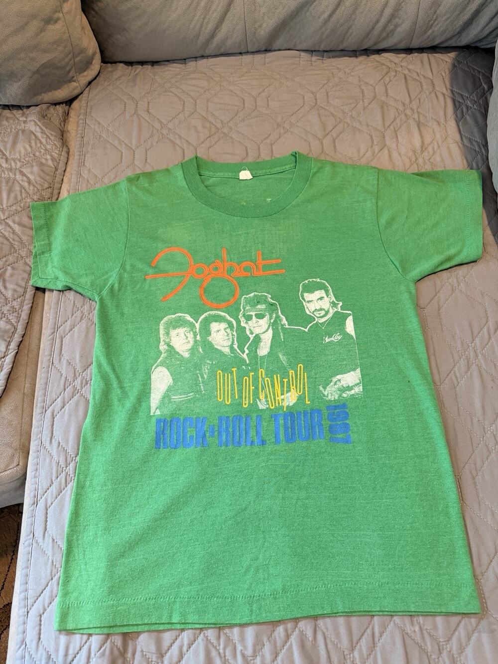 VTG 80’s FOGHAT Out Of Control Rock & Roll Tour Small. Single Stitch. RARE
